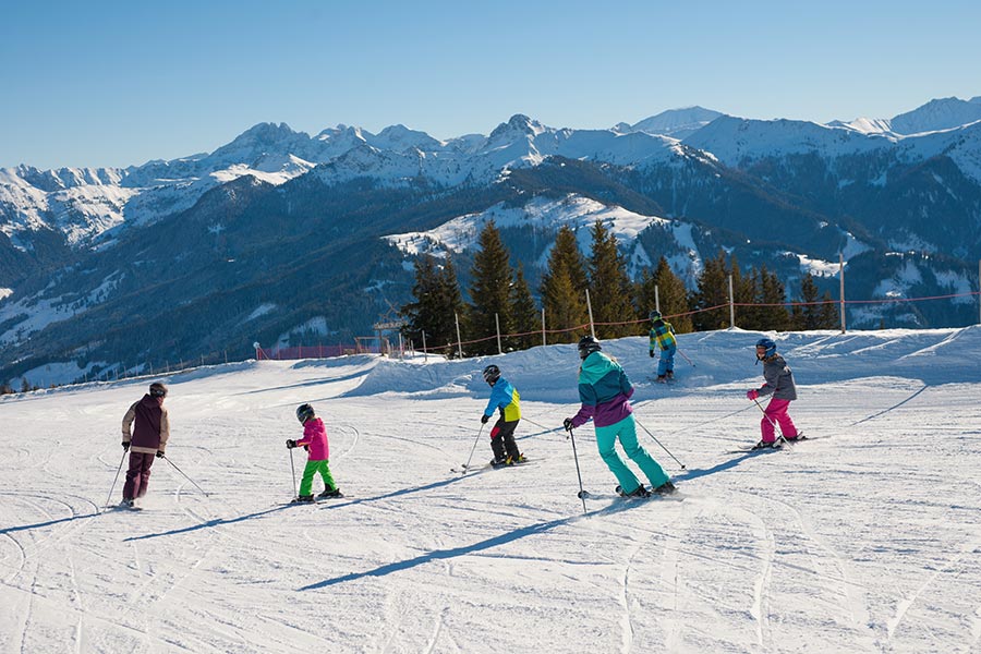 Familien Skifahren Piste