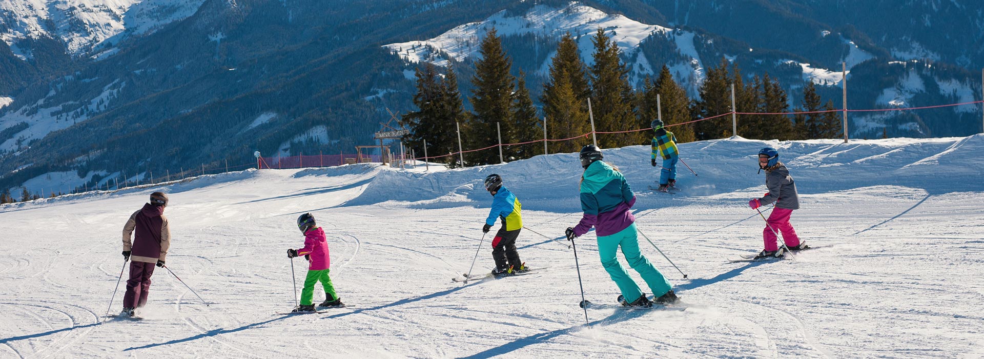 Familien Skifahren Piste